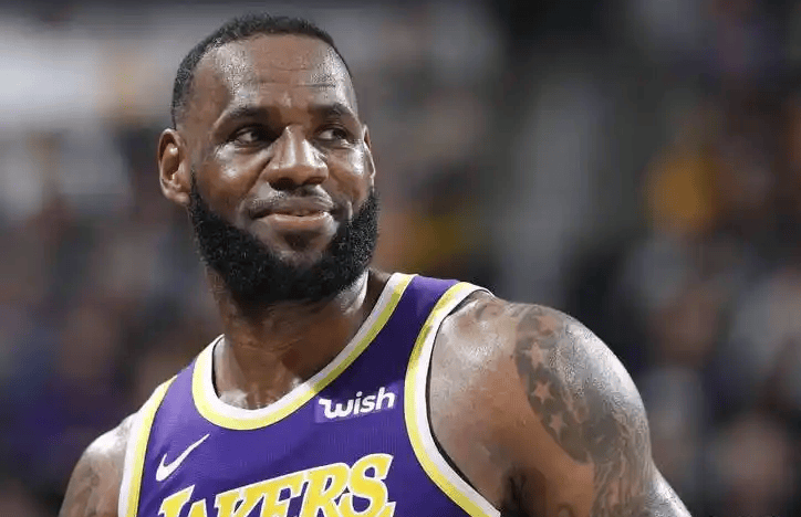 詹姆斯带走调查?NBA大鱼曝光,单场涉及10万,出售浓眉信息赚钱