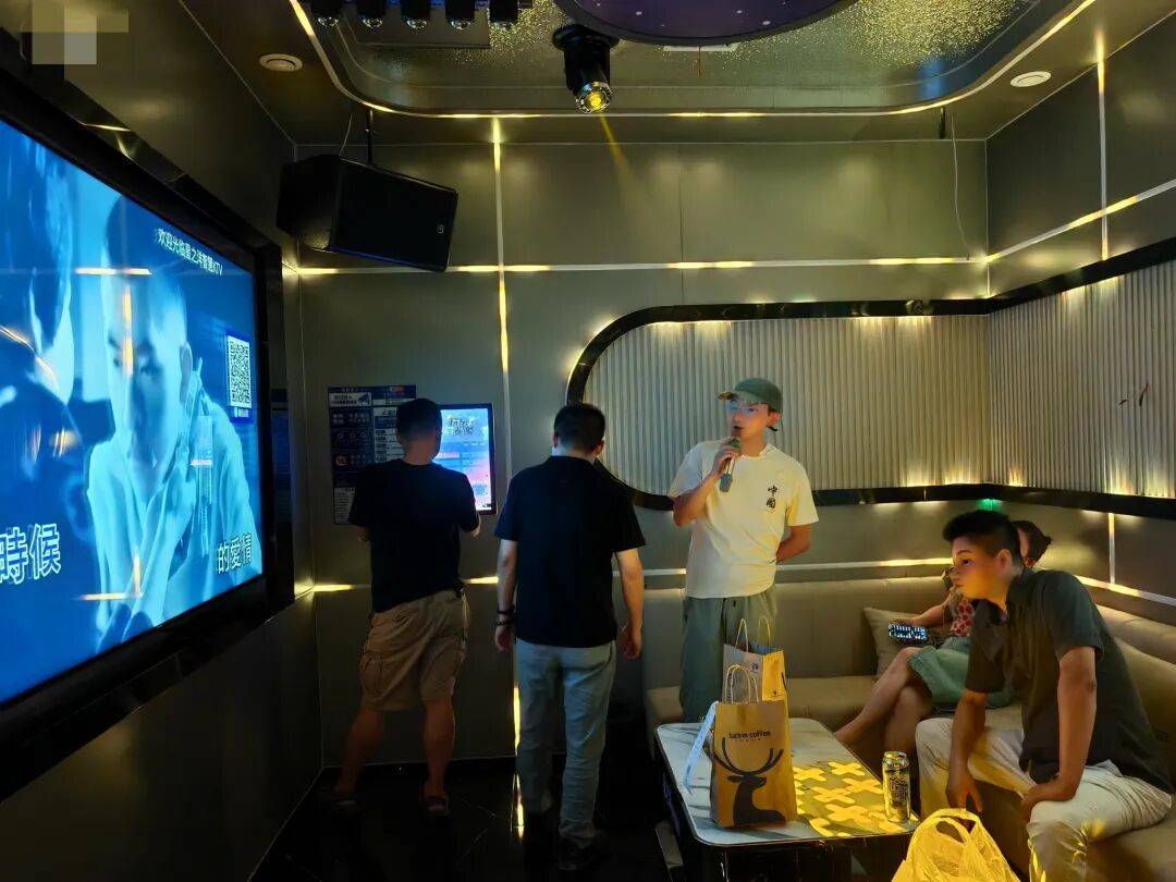 张启东:欢迎自助KTV商家加入“专业展厅深度合作计划”迅速提升竞争力持续获得被动收入。(建议想要入行的老板认真看完)。