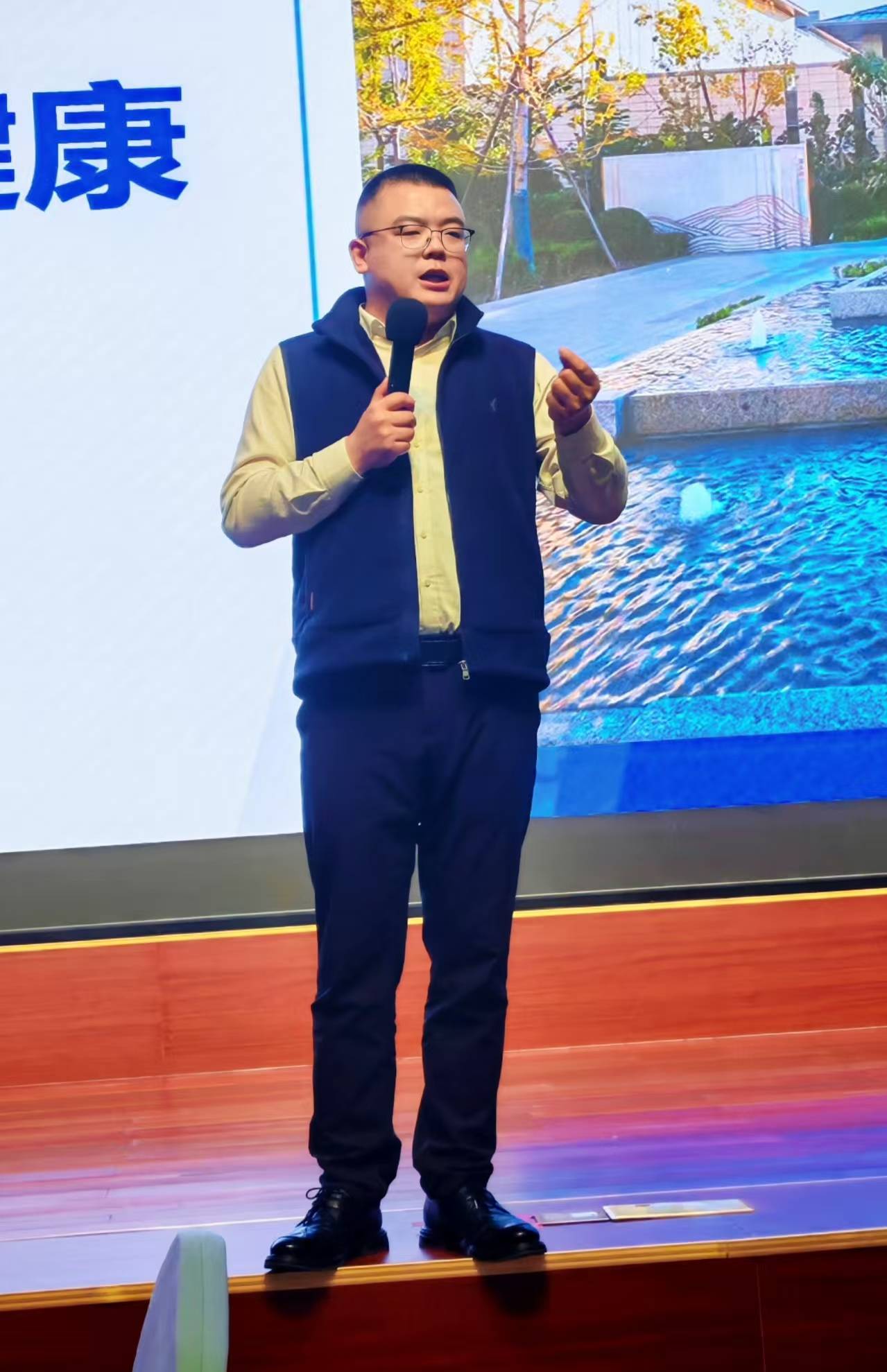 靠信息差赚钱，其实很简单